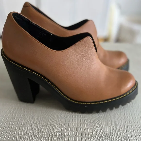 Cordelia doc martens deals